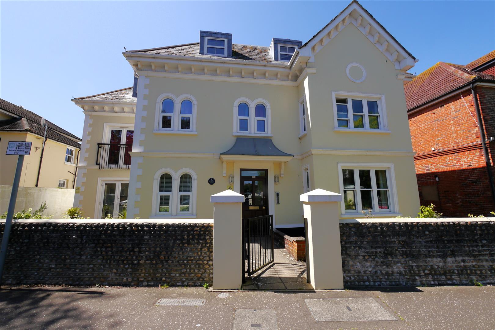 2 bedroom Flat/Apartment